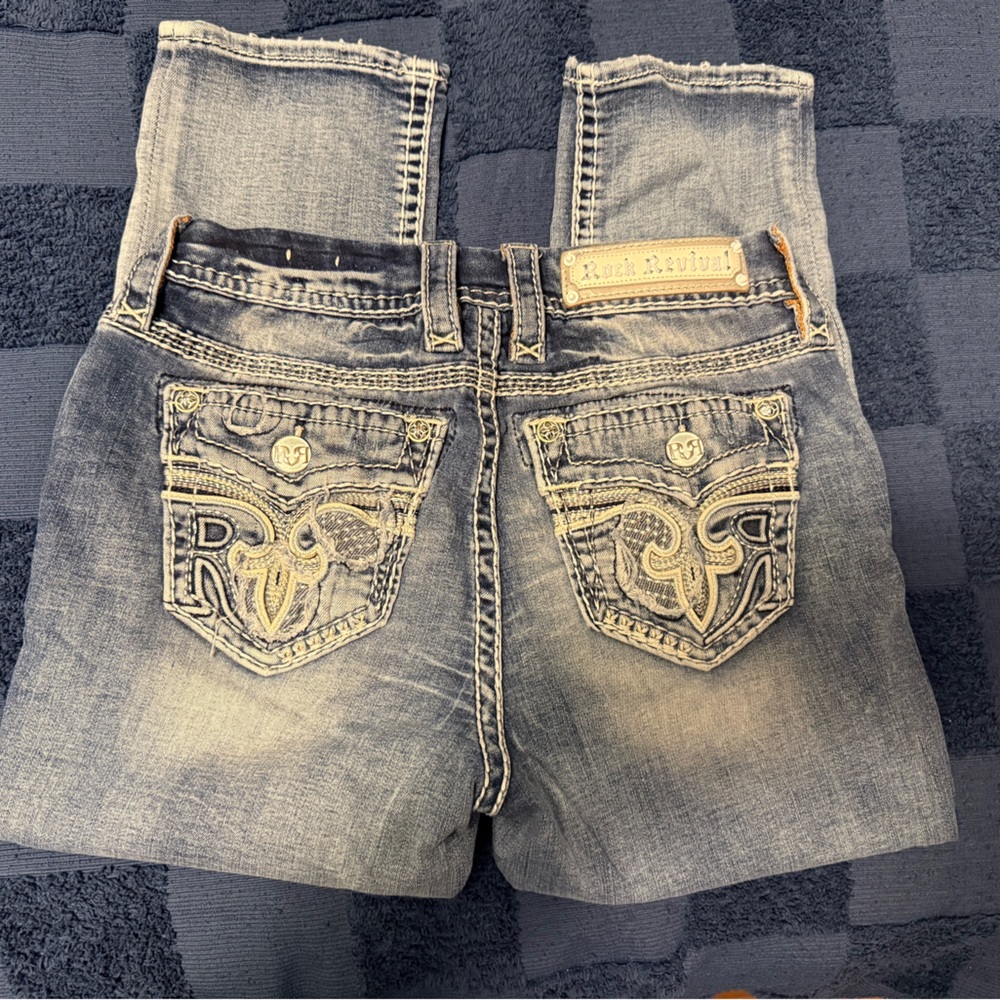 Rock Revival Blue Capris with Stylish Stitching
